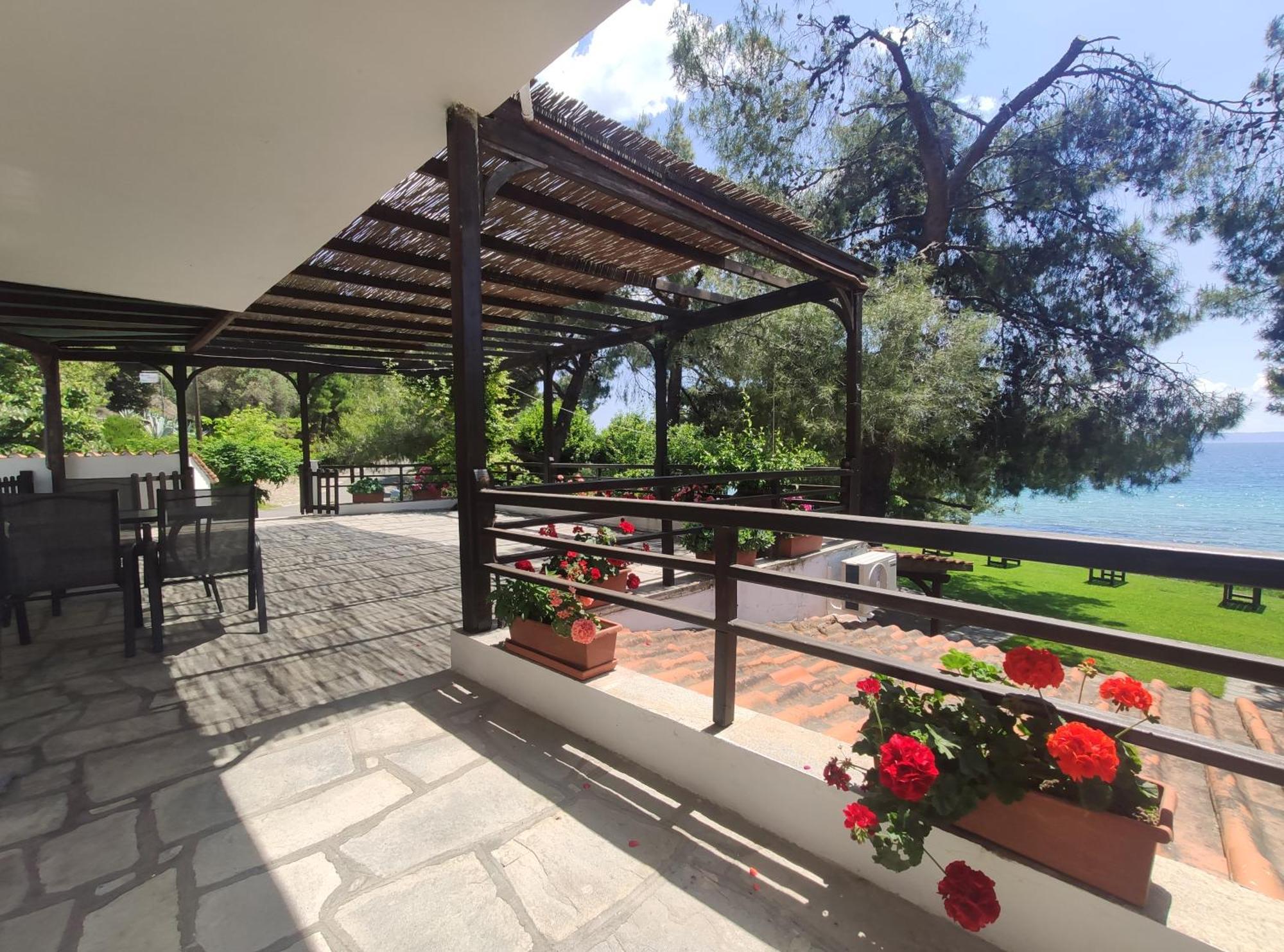 Para Thin Alos Inn Néos Marmarás Exterior foto