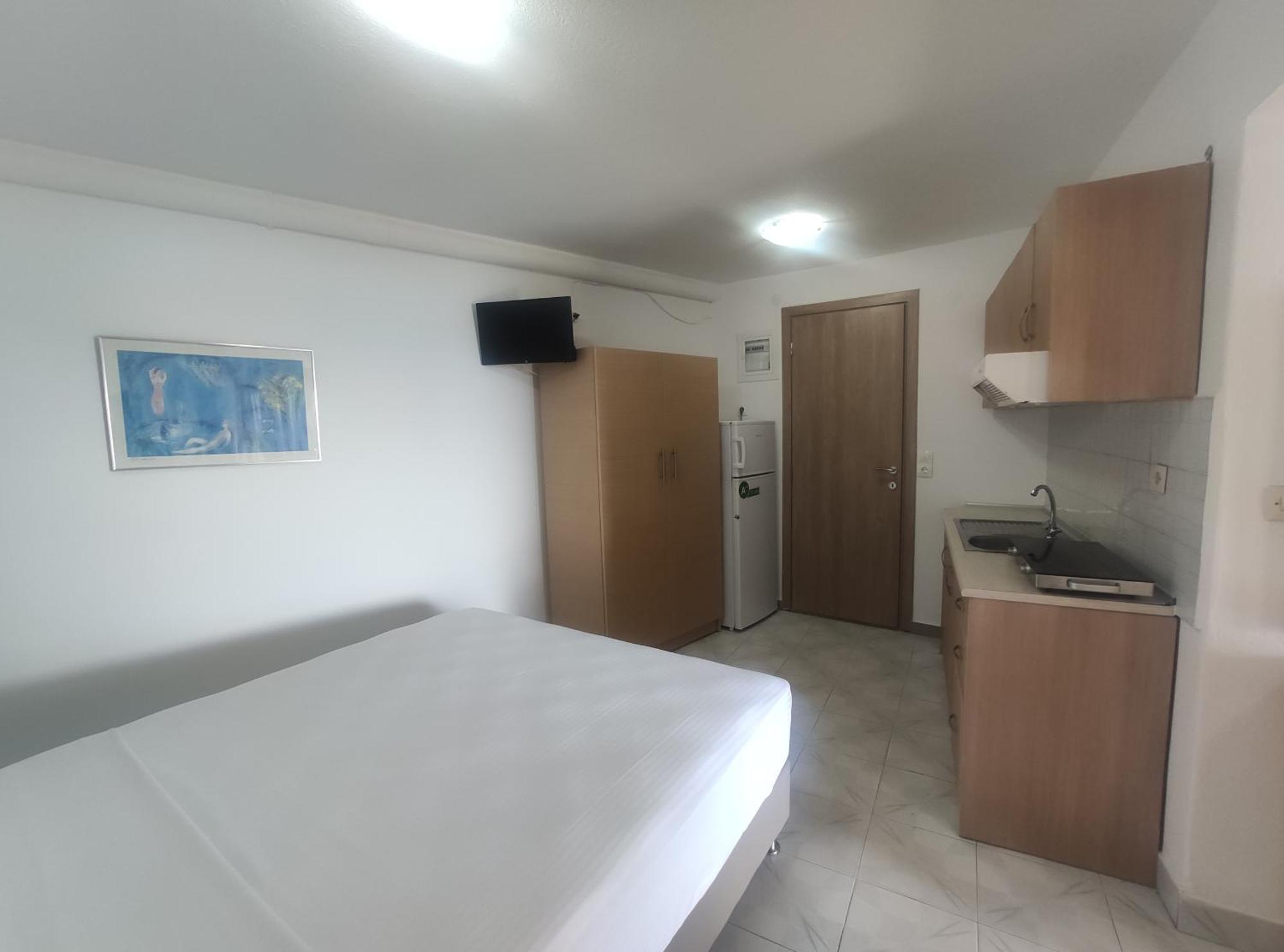 Para Thin Alos Inn Néos Marmarás Exterior foto